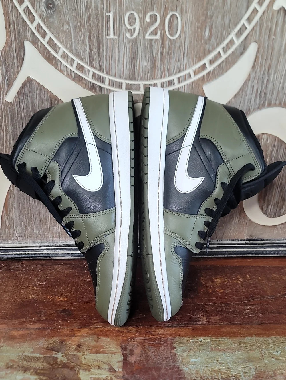Nike Air Jordan 1 Mid 